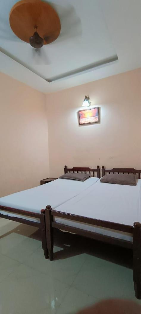 Classic Tourist Home Kochi Екстериор снимка