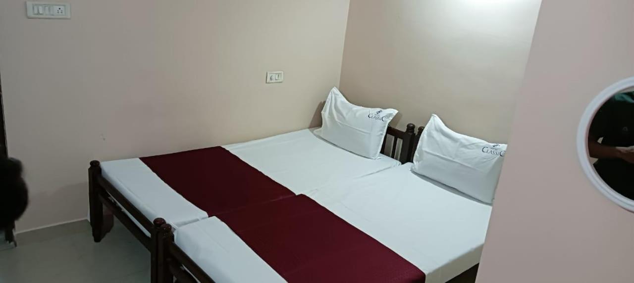 Classic Tourist Home Kochi Екстериор снимка